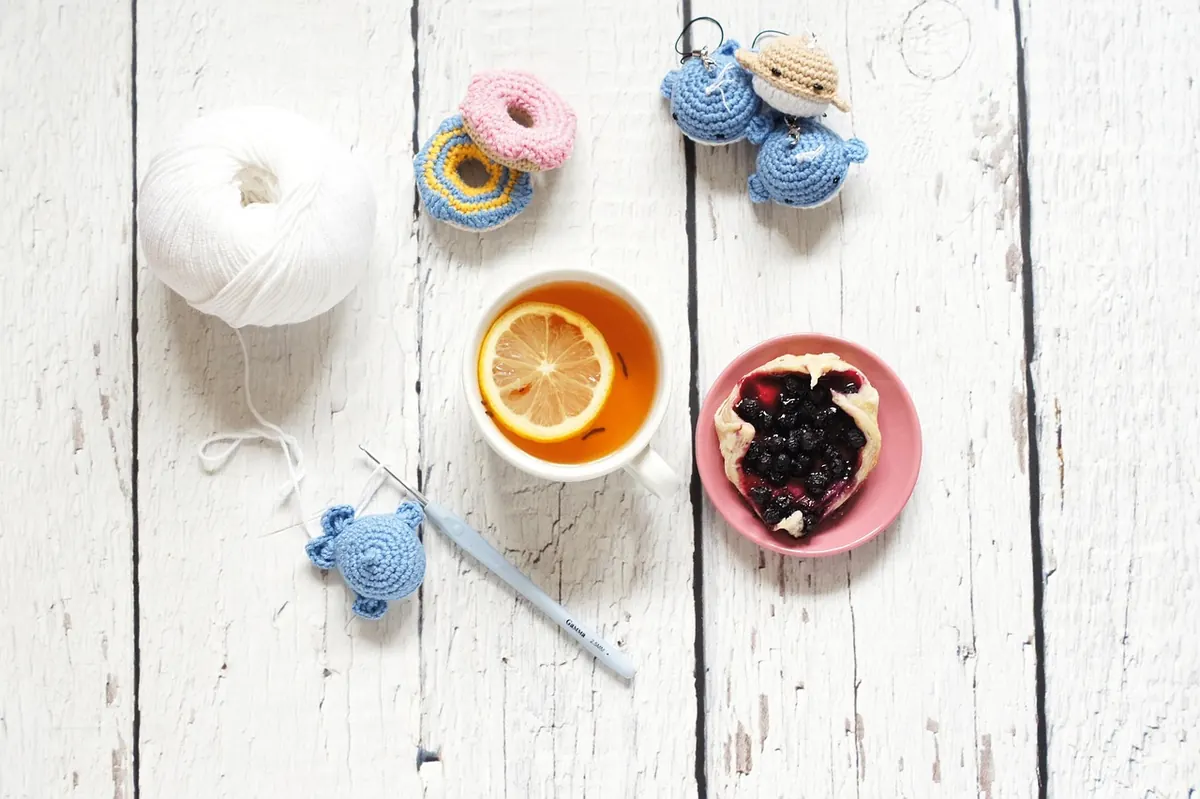 Beginner's Guide to Crochet: Choosing Yarn, Hooks and Your First Granny Square